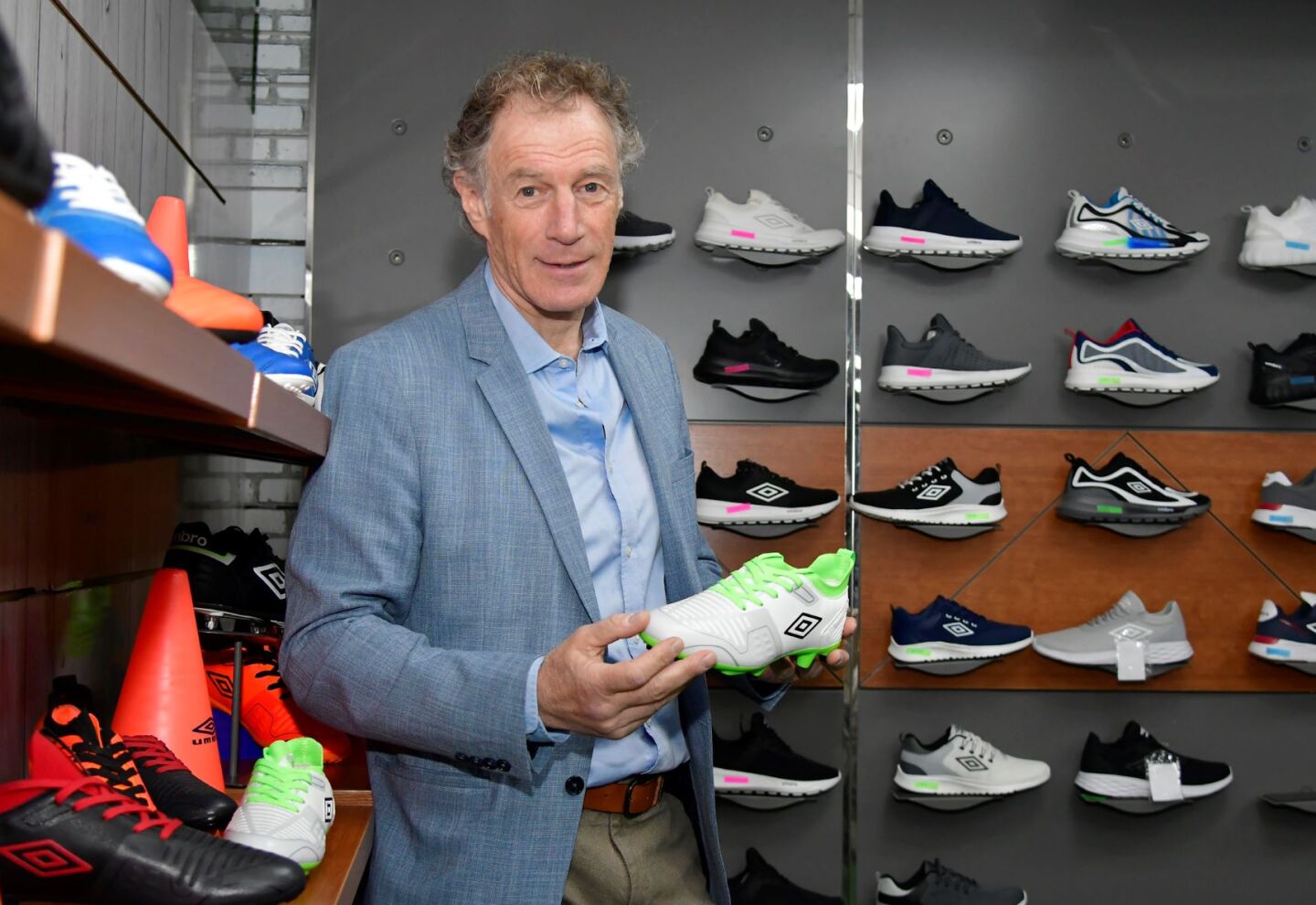 Confeccion ropa para Adidas cre la marca Meta y hoy con Umbro